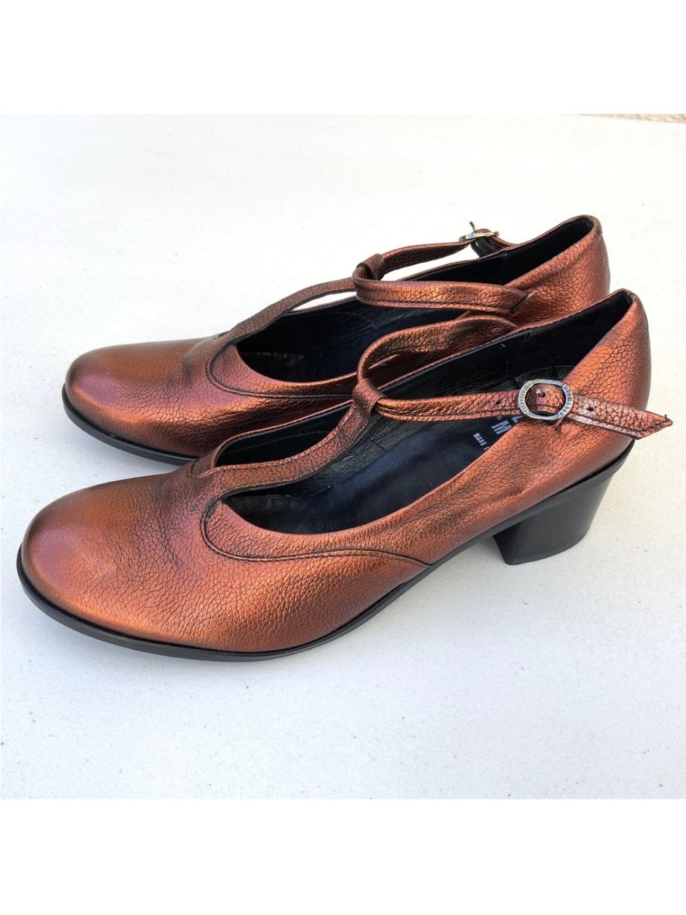 Lili Mill Women’s Bronze Metallic Leather T-Strap Mary Jane Heels EU 41 Italy